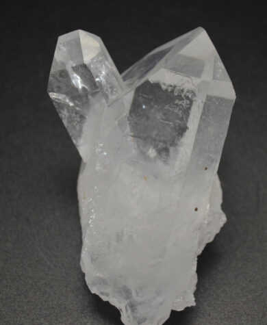 Kvartskrystall fra Brasil 10cm. 25x25x80