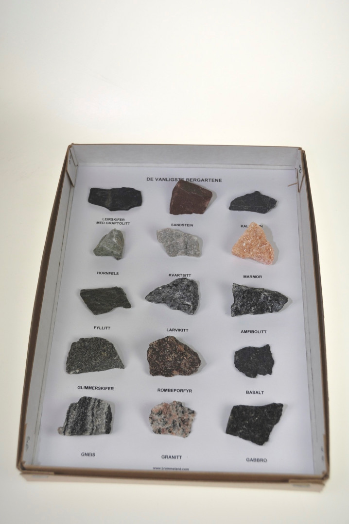 Norske bergarter på brett O3/3O