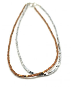 2 kjeder med sølv og bronse