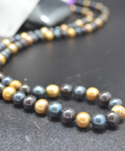 Langt perlekjede mørk