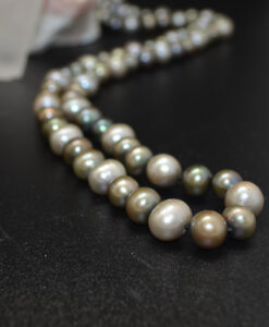 Langt perlekjede lys grønn