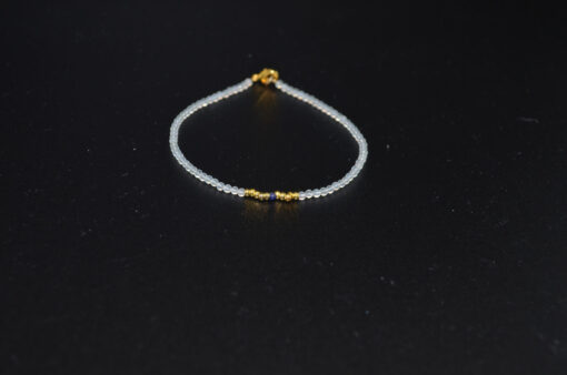 Petit armbånd lys grønn "gull" og lapis  2mm