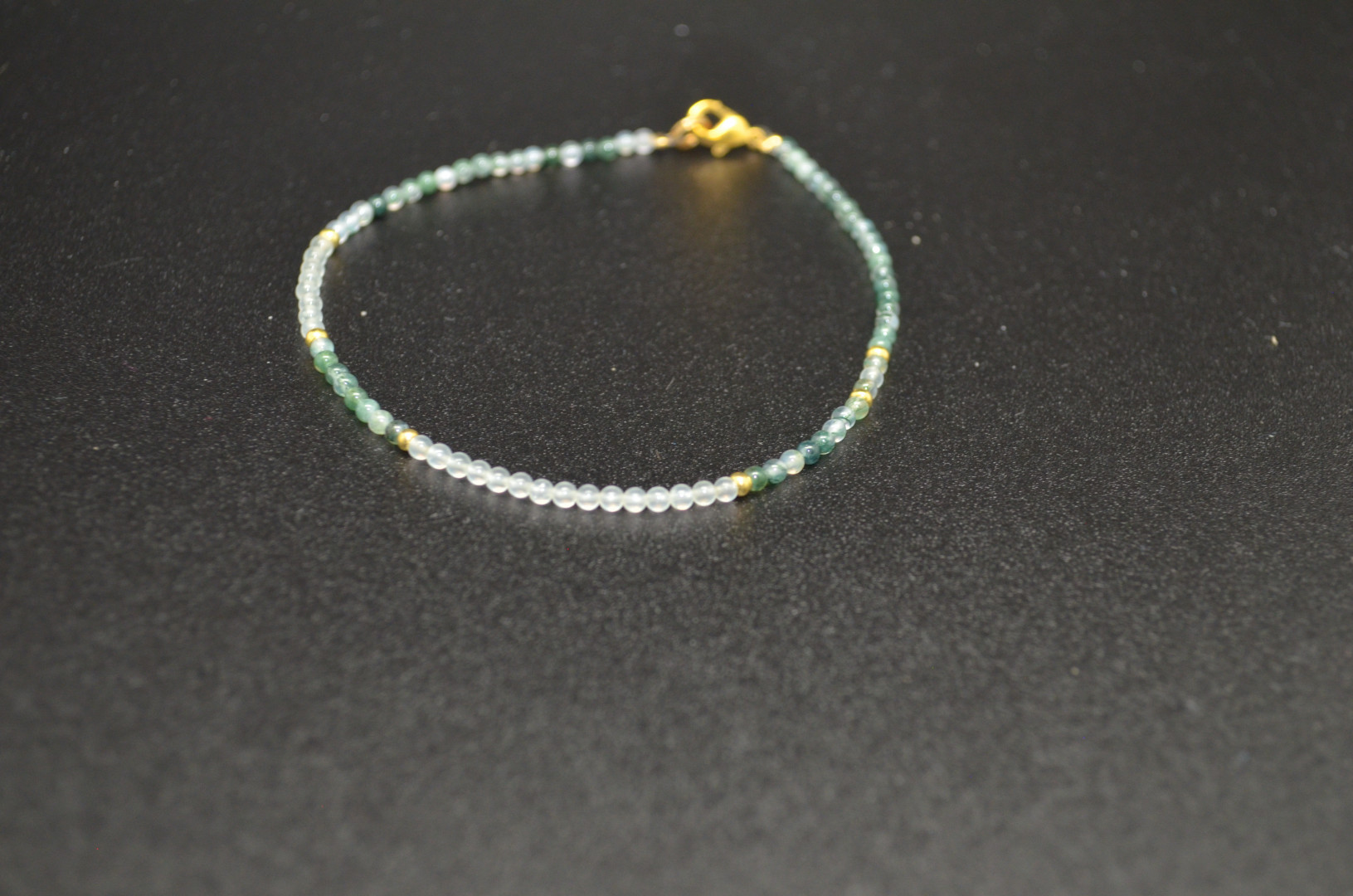 Petit armbånd moseagat og jade 2mm
