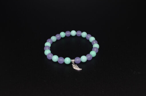 Lys grønn jade og lilla armbånd