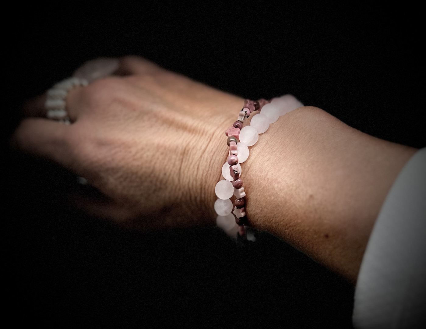 Armbånd i matt rosa kvarts - Bilde 3