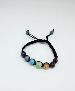 Armbånd med sort tråd og chakra