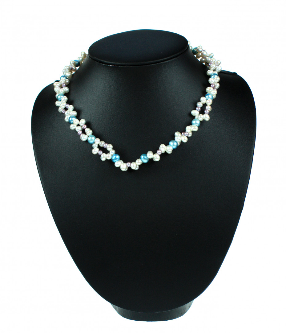 Kjede og armbånd med turkise perler