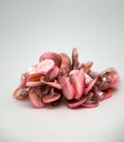 Dråpeformet rosa skjellarmbånd