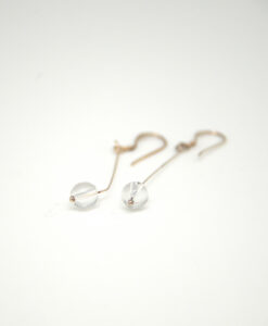 Lang ørepynt med kvarts