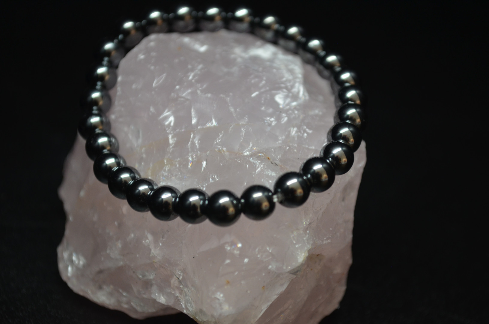 Barnearmbånd med hematittkuler - Bilde 3