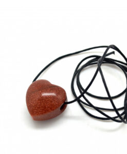 Hjerteanheng i gold stone m/lærsnor