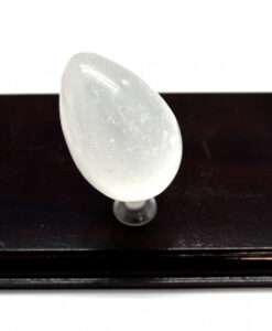 Polert egg i selenitt