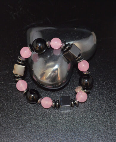 Kube og rosa kuler arm