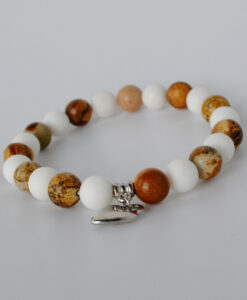 Jaspis og hvit matt med løv