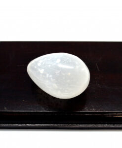 Polert egg i selenitt