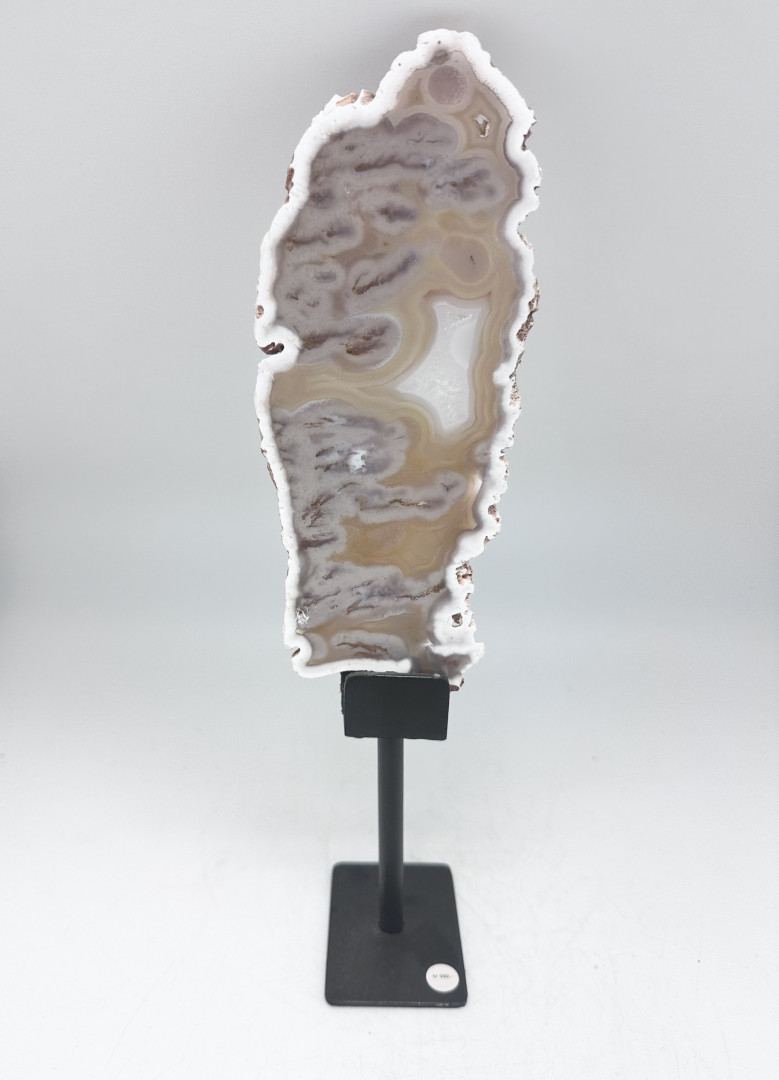 Oval agatskive på høy fot.