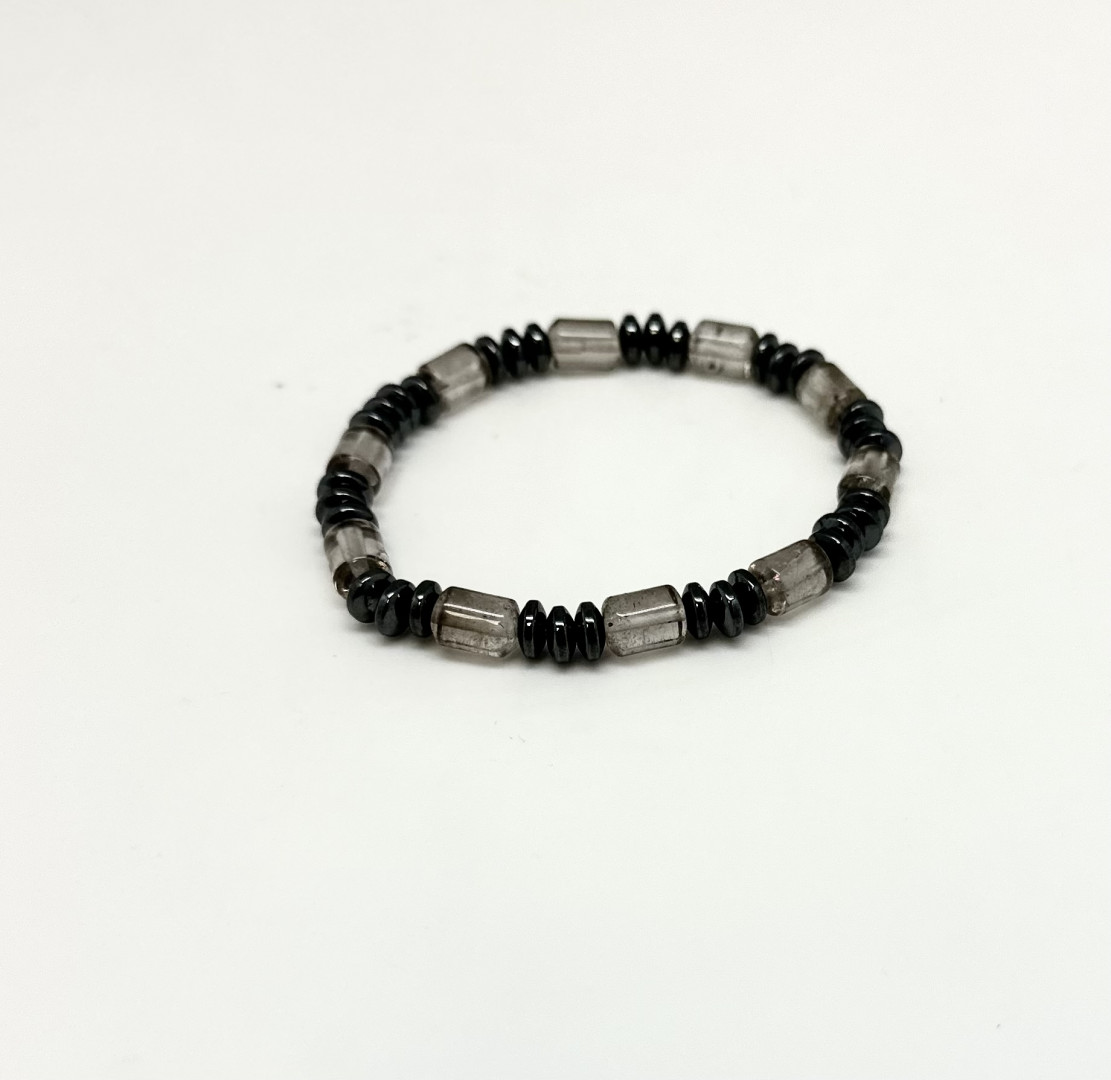 Armbånd med sylindere i røykkvarts