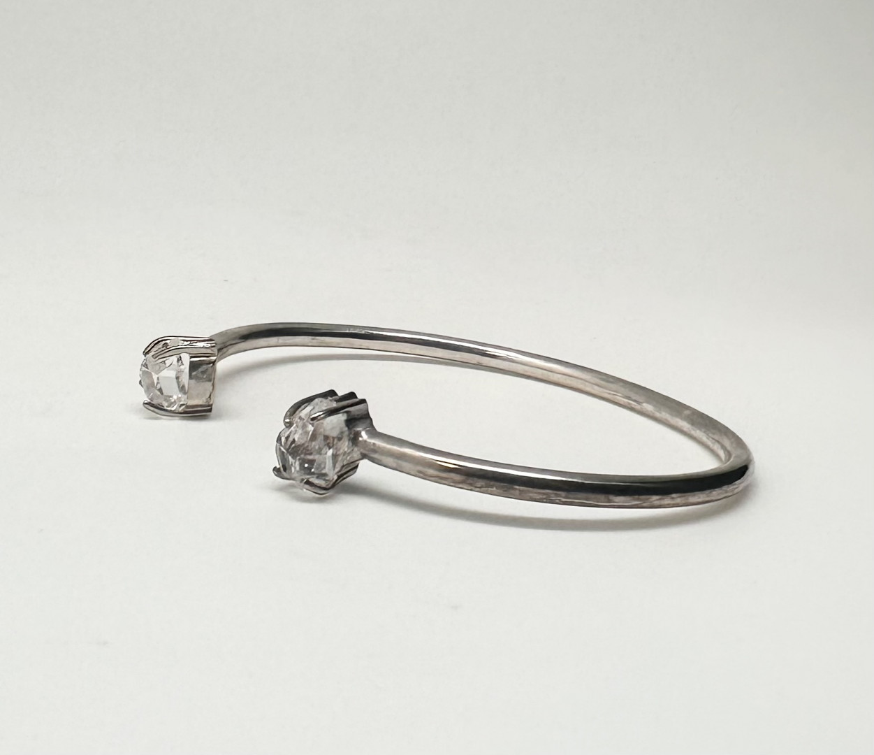 Armbånd med 2 store Herkimer diamanter