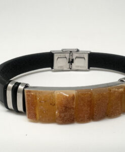 Lærarmbånd med gule rav